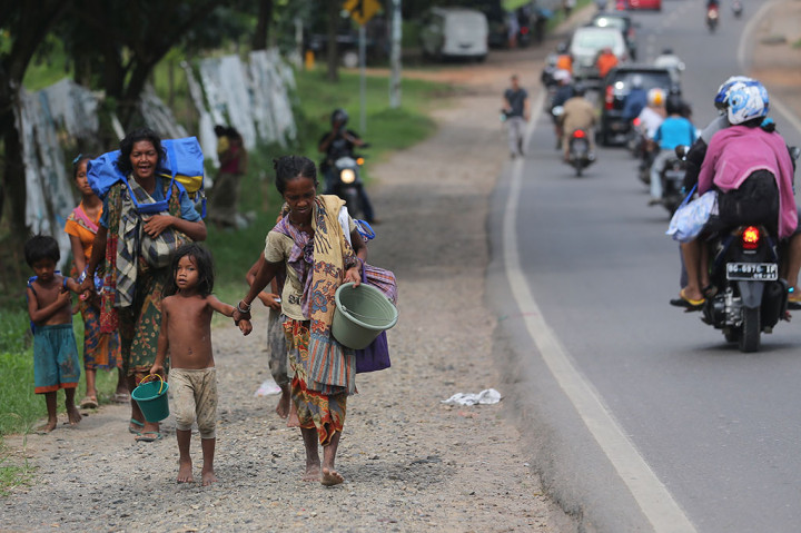 Puluhan Suku Anak Dalam Dievakuasi Dinsos Sumsel