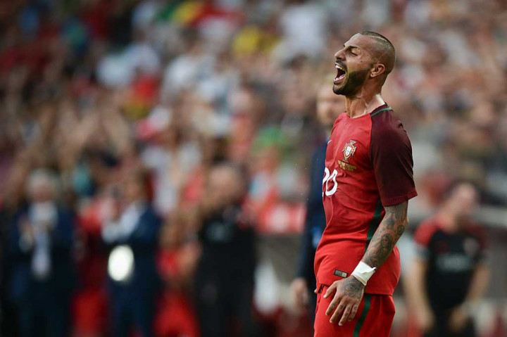 Tiga menit kemudian Quaresma menaklukkan Londak dari dalam kotak penalti.