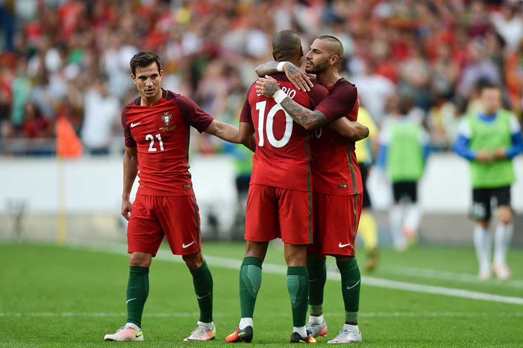 Quaresma kembali menjadi aktor gol Portugal dengan sepak pojok yang ditanduk Danilo pada menit ke-55. 4-0 untuk Seleccao. Umpan silang lain dari Quaresma juga memicu terciptanya gol kelima timnya pada menit ke-61. Bola yang dihalau Londak mengarah ke rekan setimnya Karol Mets, dan masuk ke gawang sendiri.