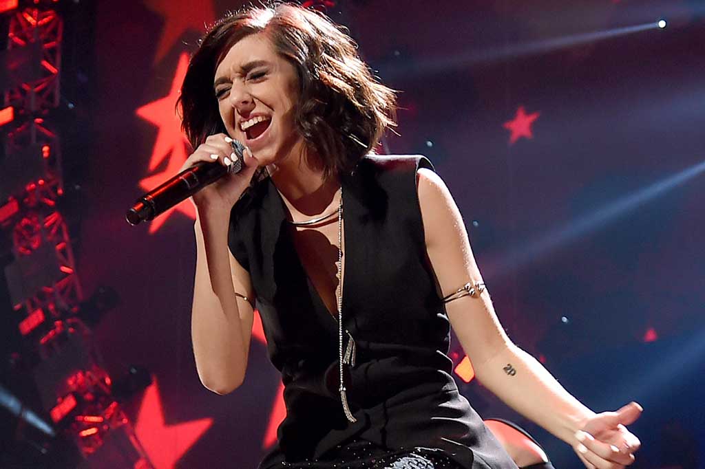 Grimmie yang lahir di New Jersey 12 Maret 1994 merupakan juara ketiga ajang pencarian bakat 'The Voice' versi AS musim keenam pada 2014. Beberapa videonya di YouTube telah dilihat jutaan kali.