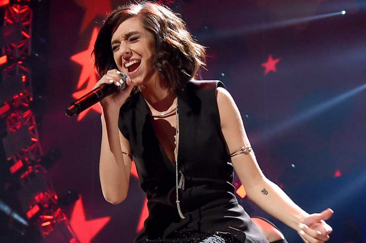 Grimmie yang lahir di New Jersey 12 Maret 1994 merupakan juara ketiga ajang pencarian bakat 'The Voice' versi AS musim keenam pada 2014. Beberapa videonya di YouTube telah dilihat jutaan kali.