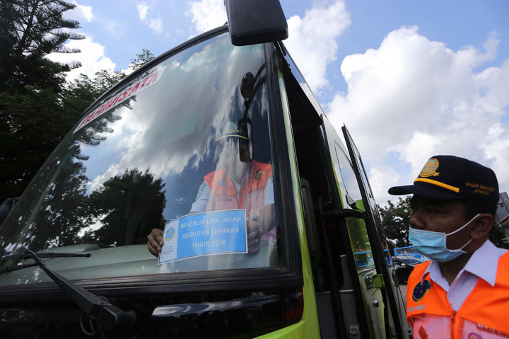 Pengecekan Bus Mudik Lebaran
