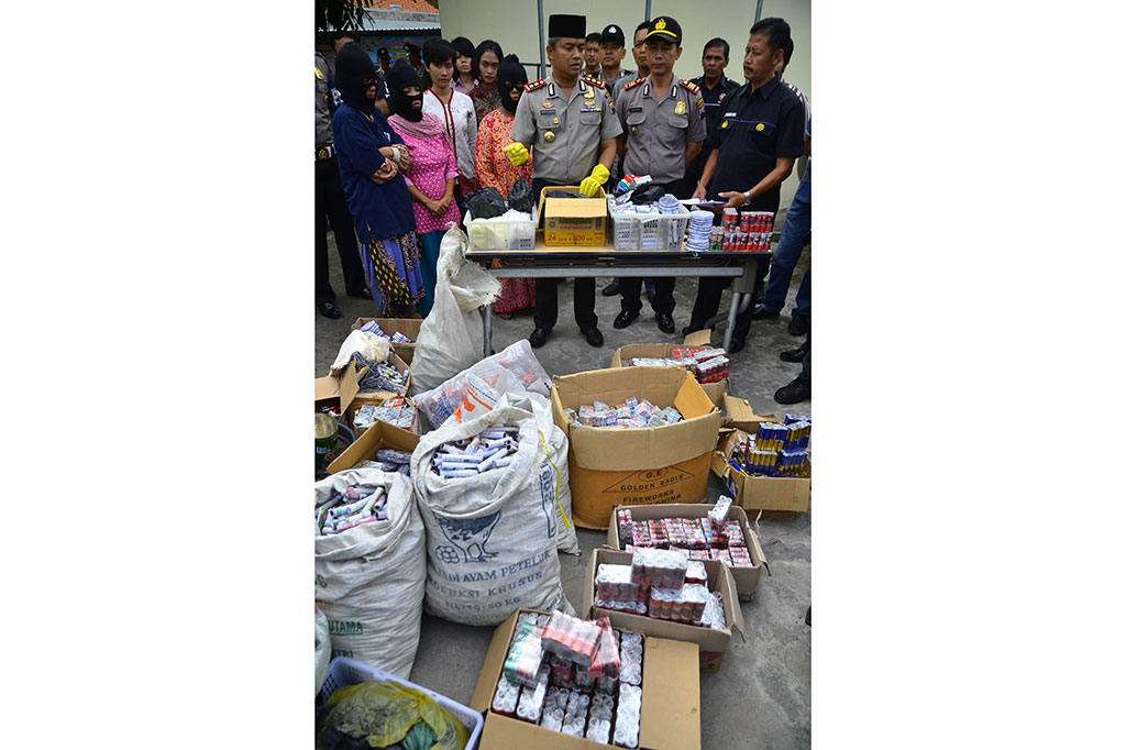 Polisi Amankan Ratusan Petasan dari 3 Tersangka