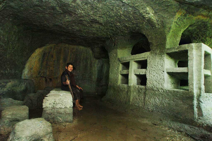 Berkunjung ke Rumah Batu di Tasikmalaya