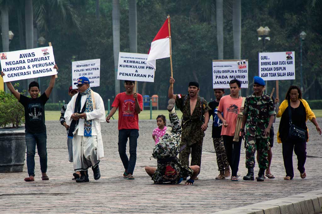 Kopral Subagyo Jungkir Balik Keliling Monas