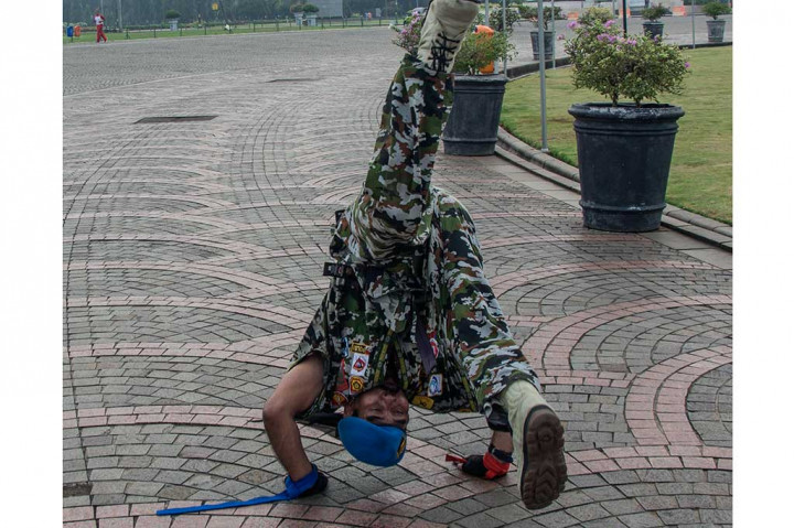 Kopral Subagyo Jungkir Balik Keliling Monas