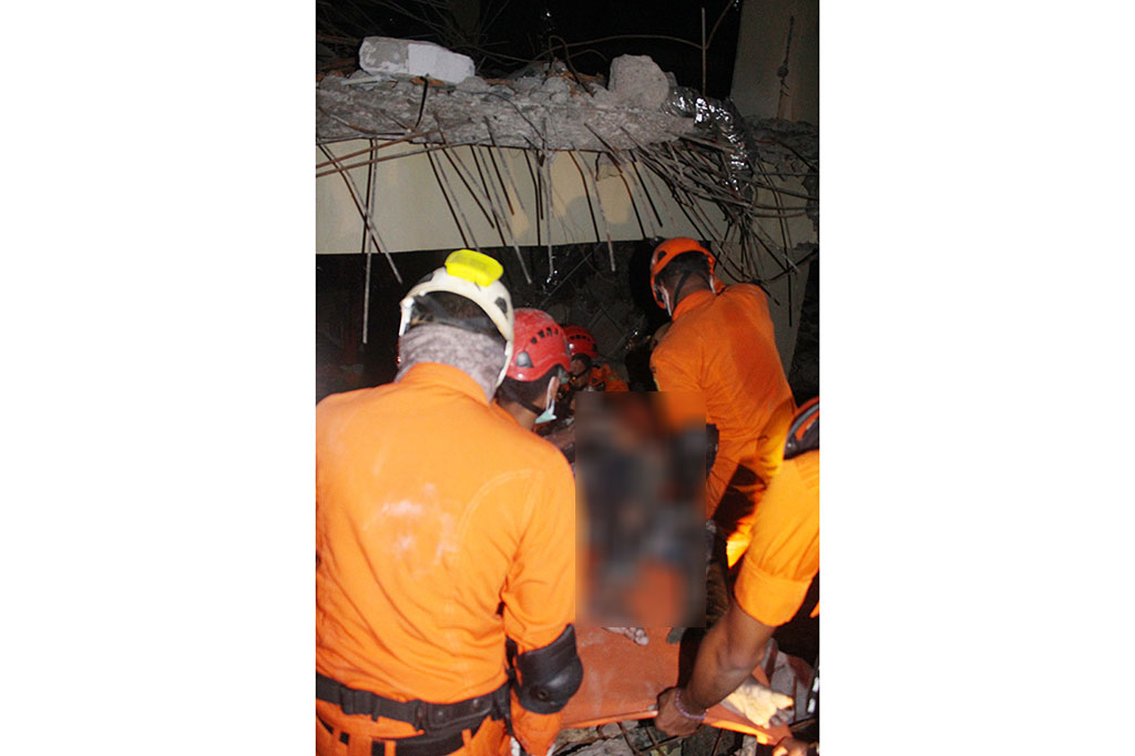 Runtuhnya Gedung Heaven Tewaskan Satu Orang