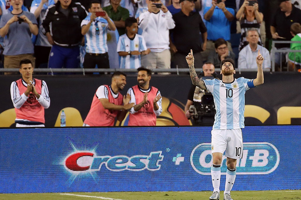 Semenit kemudian assist Messi dituntaskan Erik Lamela untuk membuat kedudukan menjadi 4-1 untuk Tim Tango. Skor tersebut bertahan hingga pertandingan usai.