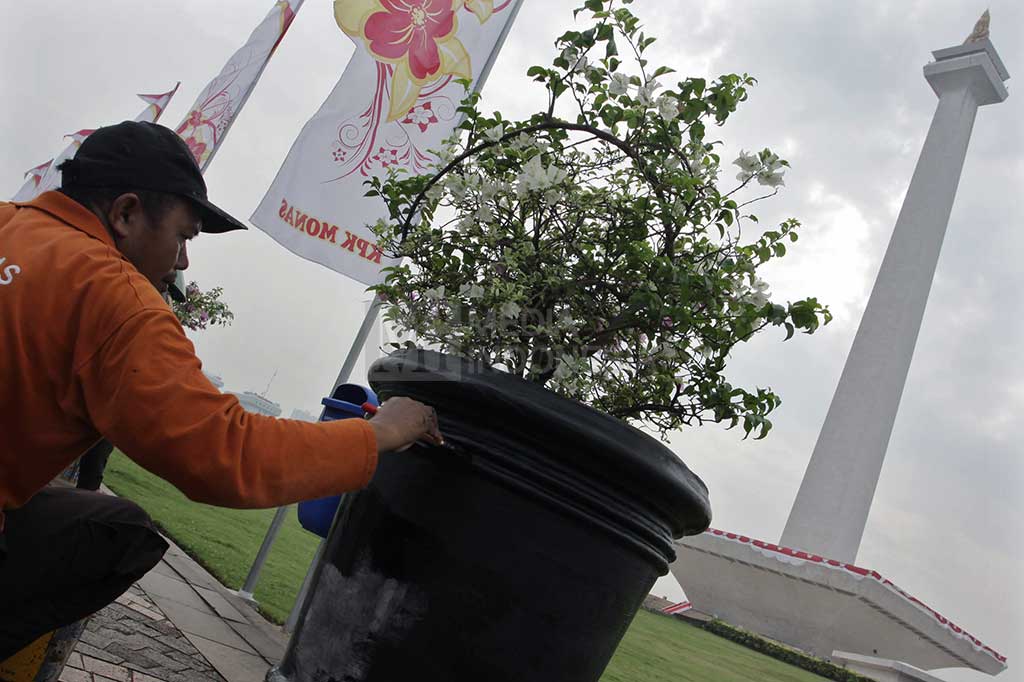 Sambut HUT DKI, Monas Dipercantik