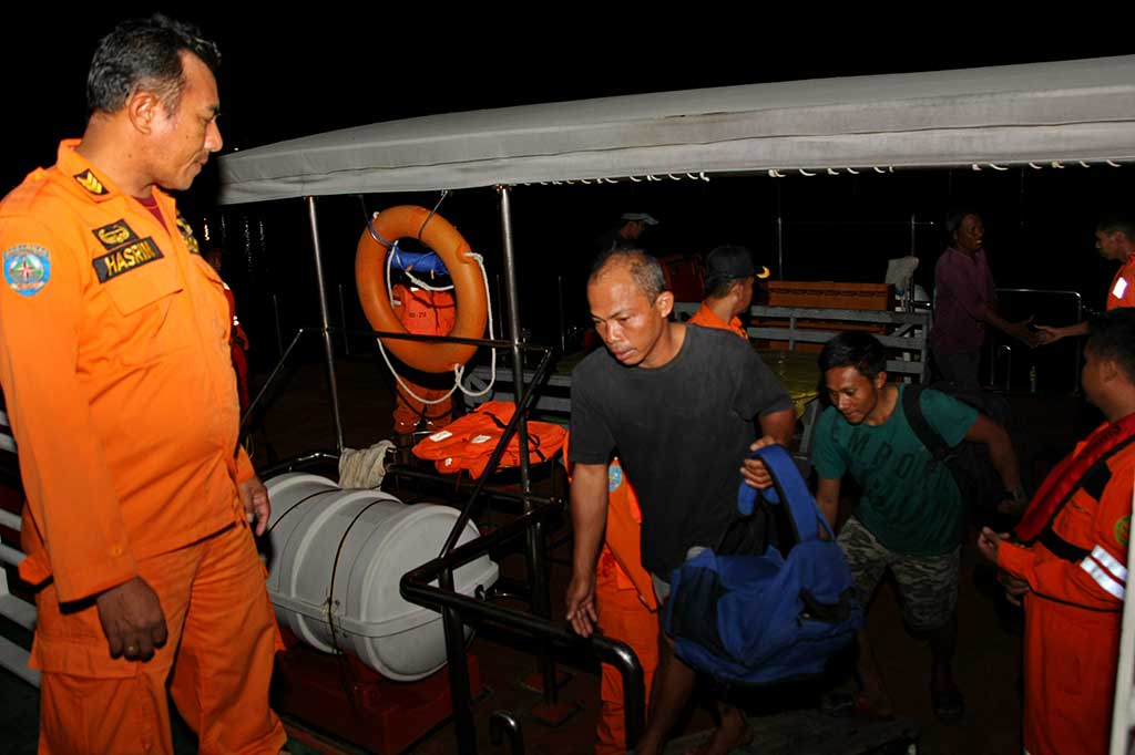 Kapal Mati Mesin, Pemudik Terombang-ambing di Laut