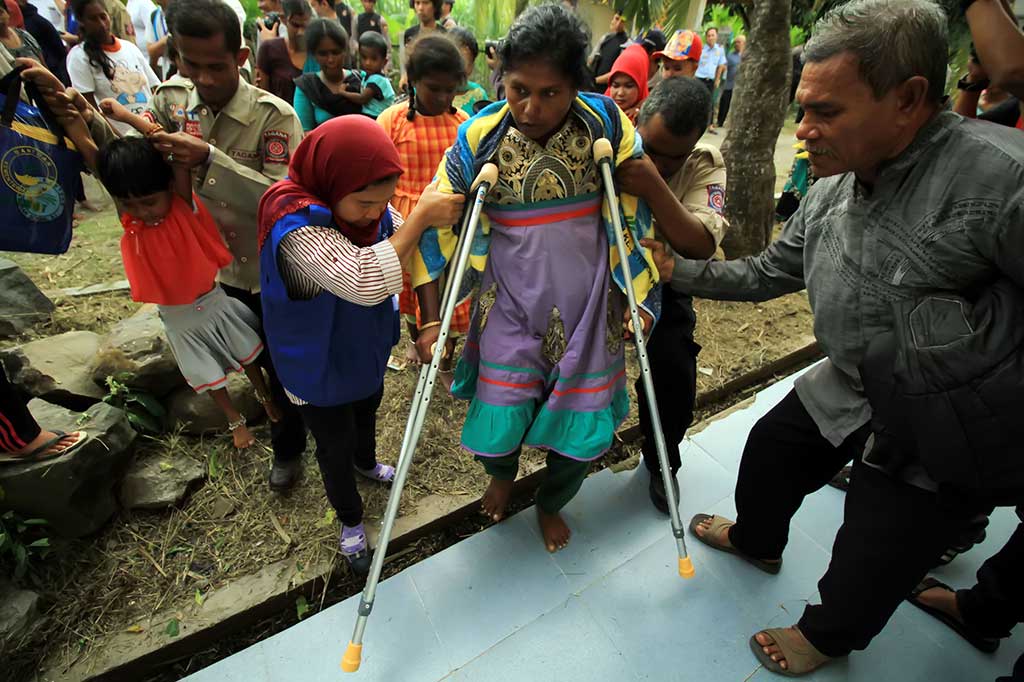Imigran Sri Lanka tiba di lokasi karantina di Desa Punteuet, Kecamatan Blang Mangat, Lhokseumawe.