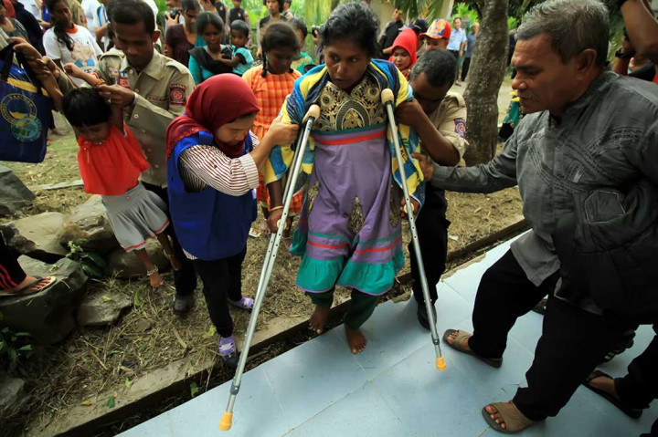 Imigran Sri Lanka tiba di lokasi karantina di Desa Punteuet, Kecamatan Blang Mangat, Lhokseumawe.