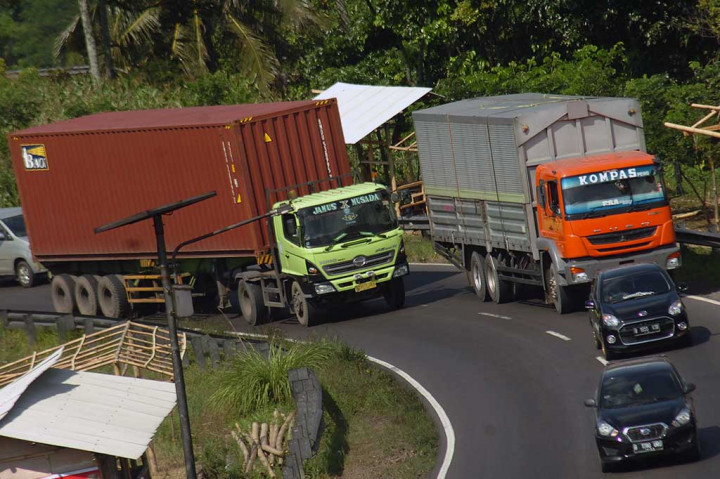 Truk Dilarang Beroperasi Saat Arus Mudik