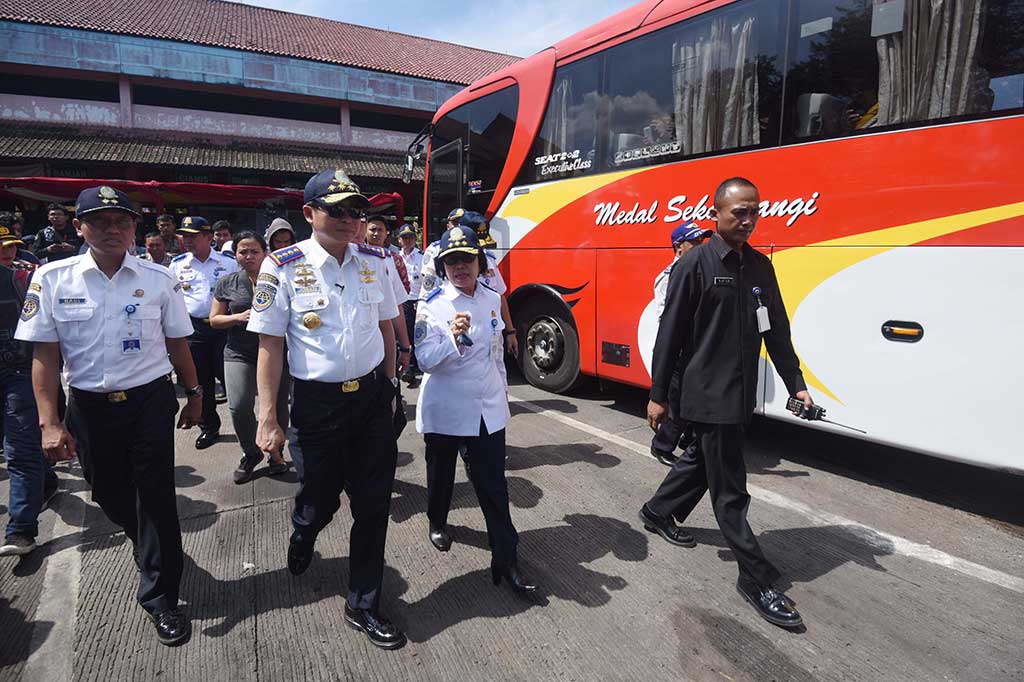 Menhub Inspeksi Terminal Kampung Rambutan