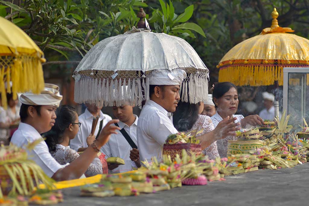 Umat Hindu Peringati Hari Saraswati
