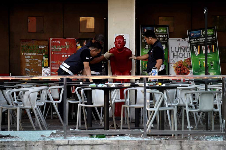 Aparat keamanan menduga motif pelemparan granat di Restoran Movida di Distrik Puchong tersebut merupakan sebuah persaingan bisnis atau balas dendam.