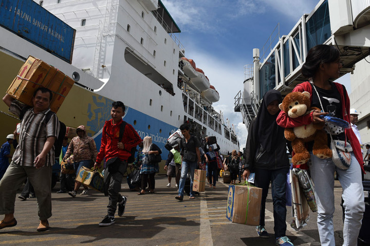 Ratusan Pemudik Tiba di Pelabuhan Tanjung Perak