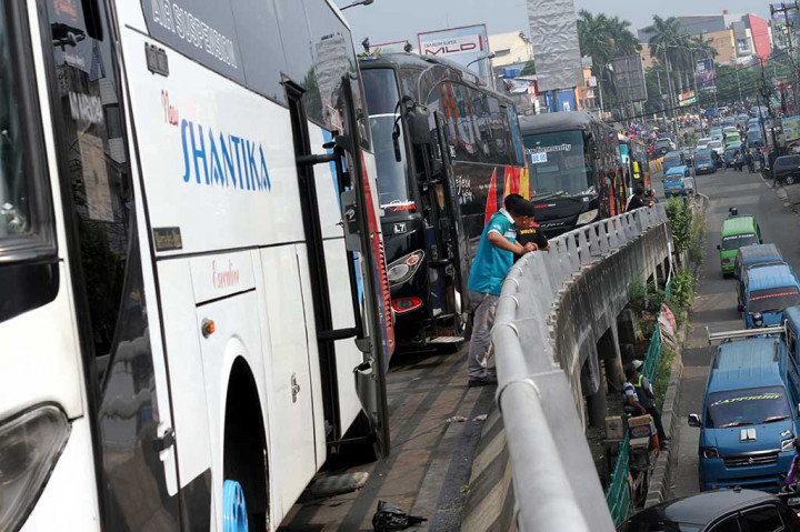 Terminal Bus Bayangan Ganggu Arus Lalu Lintas