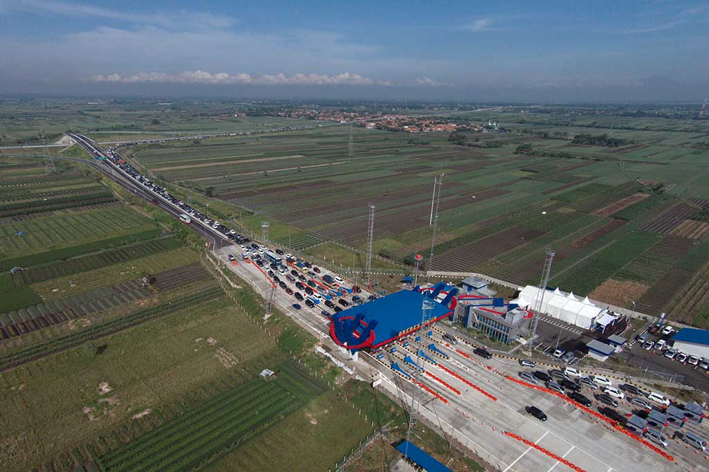 Exit Tol Pejagan-Brebes Timur Macet