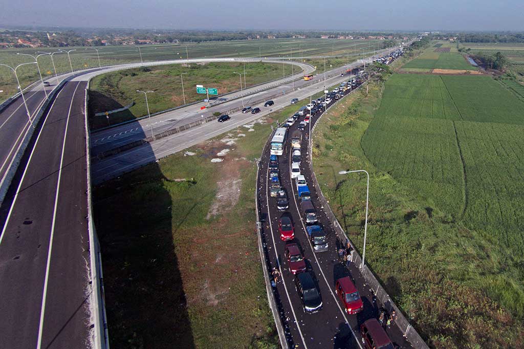 Jalur Utara Mudik Macet Total