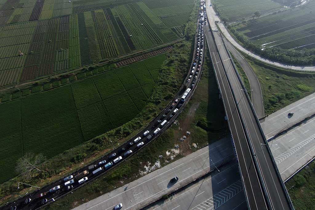 Jalur Utara Mudik Macet Total