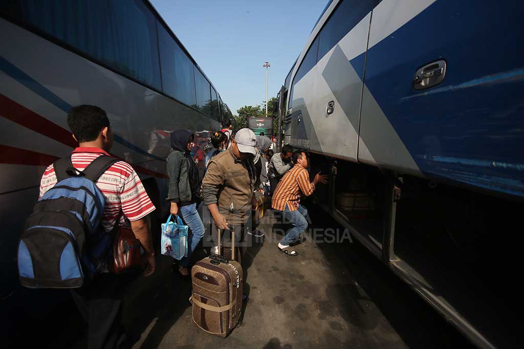 Terminal Pulo Gadung Sepi Pemudik