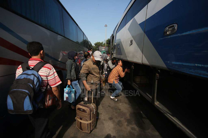 Terminal Pulo Gadung Sepi Pemudik