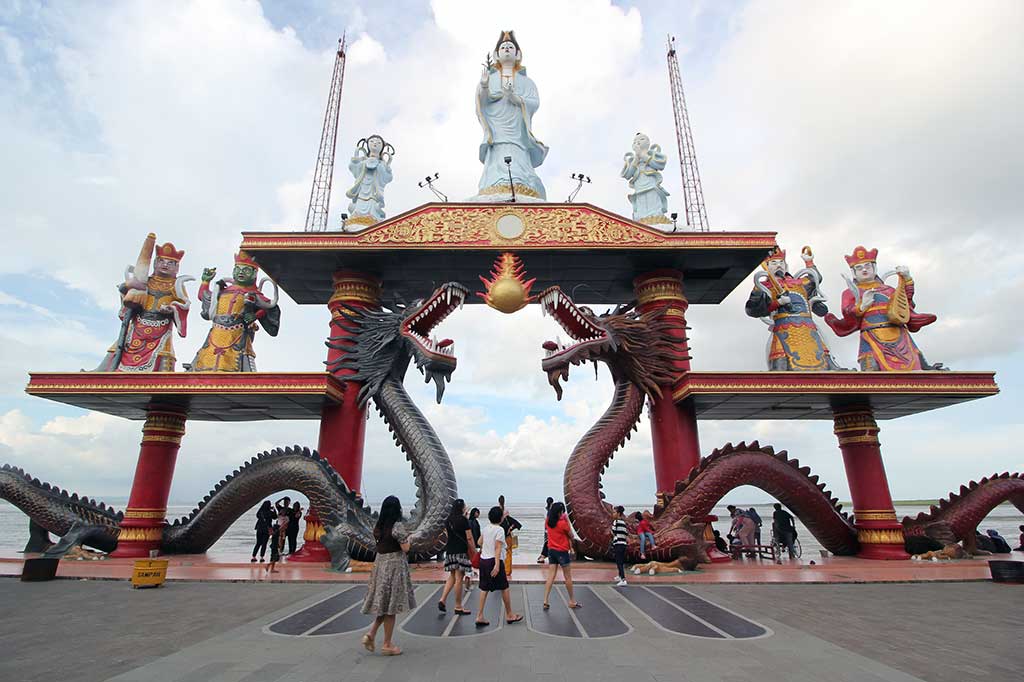 Berwisata ke Klenteng Sanggar Agung Surabaya