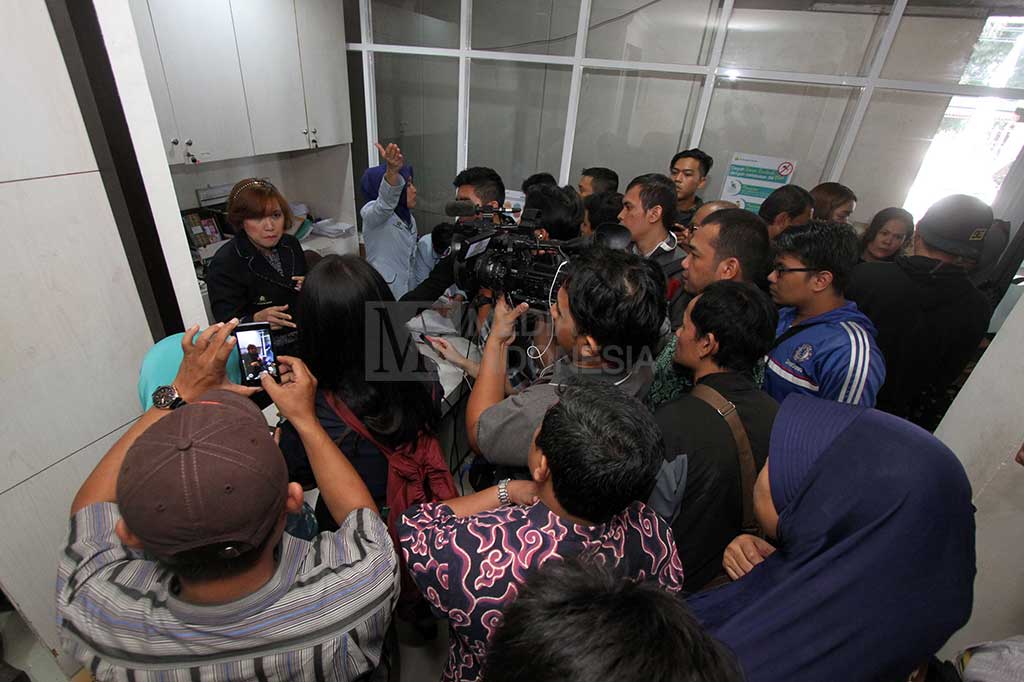 Orang Tua Korban Vaksin Palsu Datangi RS