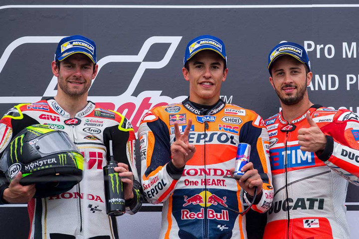 Pembalap Honda Marquez finis di urutan pertama dengan waktu 47 menit 3,239 detik, sementara Crutchlow tertinggal 9,8 detik dari Marquez, dan Davizioso tertinggal 11,613 detik.