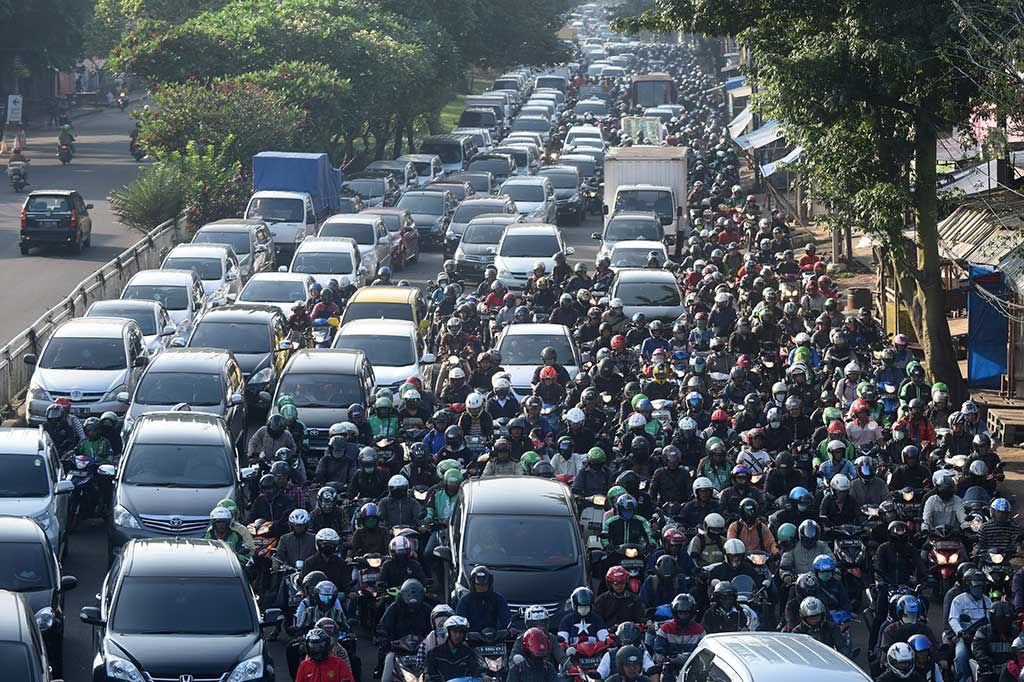 Jalanan Ibu Kota Jakarta Kembali Macet