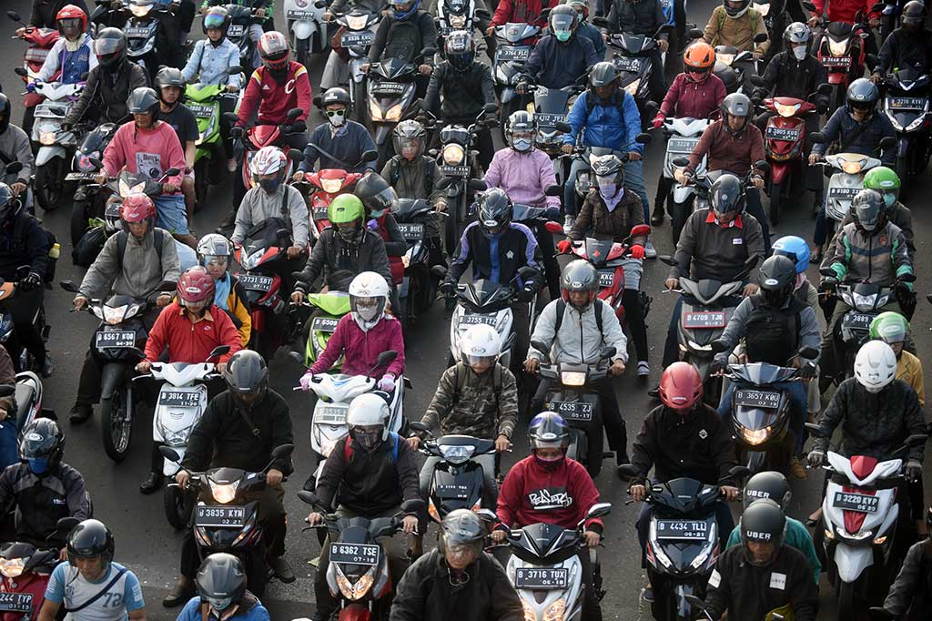 Jalanan Ibu Kota Jakarta Kembali Macet