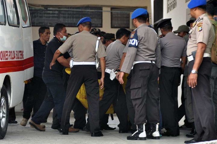 Jenazah Diduga Santoso Dibawa ke RS Bhayangkara Palu