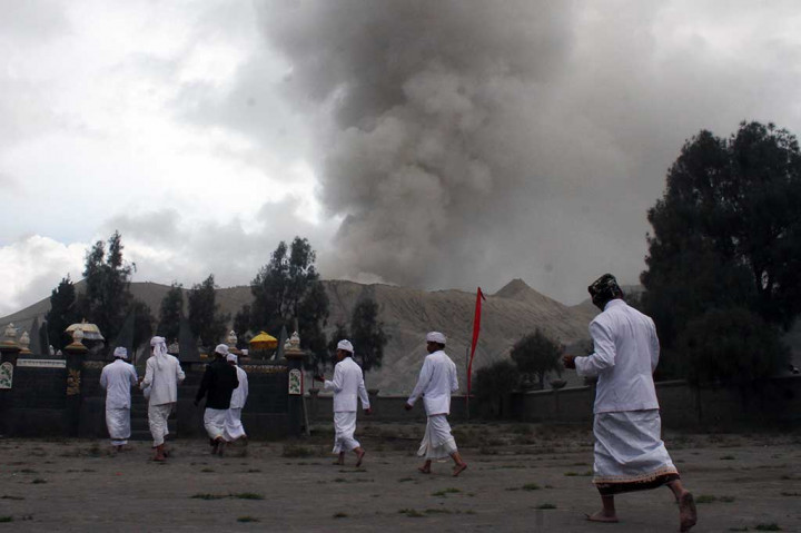 Hindu Tengger Gelar Upacara Pawedalan Yadnya Kasada