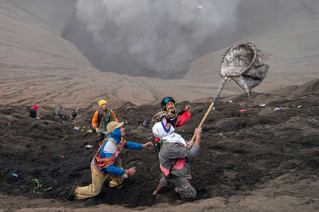 Para Pencari Rezeki Upacara Kasada