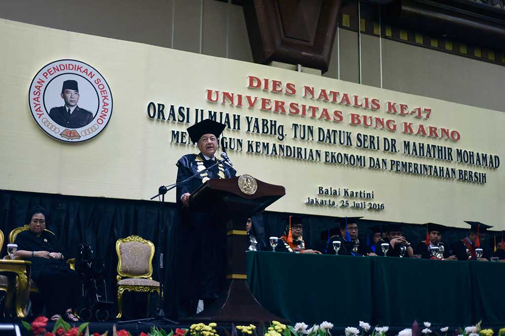 Mahathir Mohamad Orasi Ilmiah di UBK