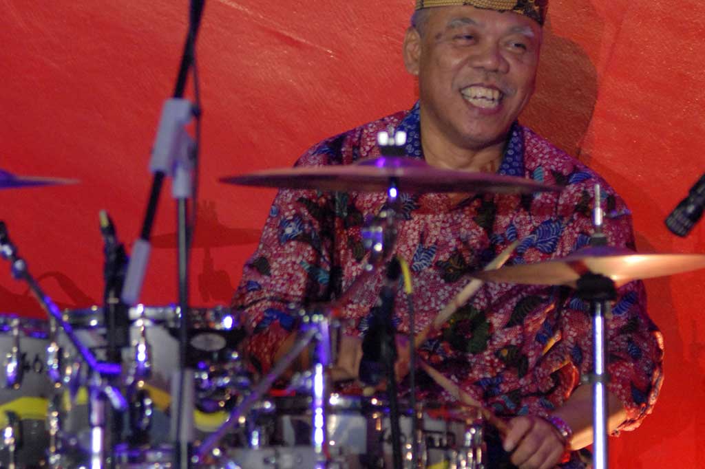 Menteri PUPR Unjuk Kepiawaian Menggebuk Drum