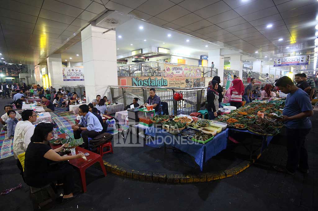 Kunjungi Wisata Malam dan Kuliner di Blom M Square