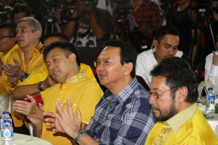 Ahok bersama perwakilan partai politik dan Teman Ahok.