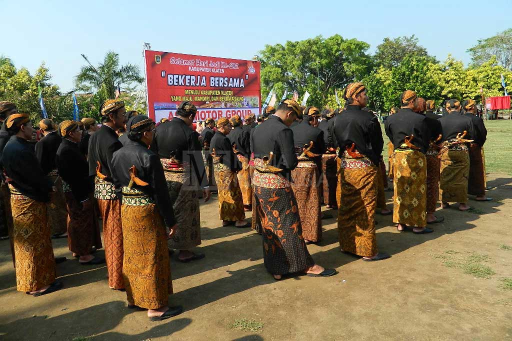 Busana Jawa Warnai Upacara Peringatan Hari Jadi Klaten