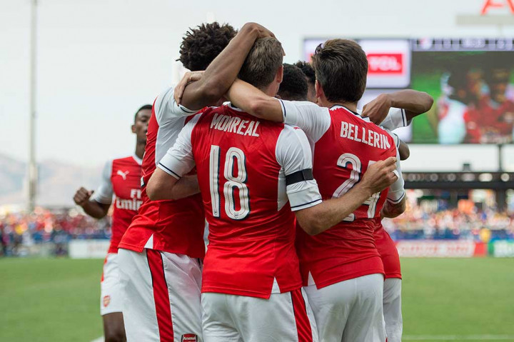 Para pemain Arsenal meluapkan kegembiraan mereka.