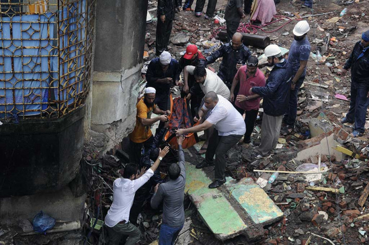 Bangunan Perumahan Runtuh, 9 Tewas