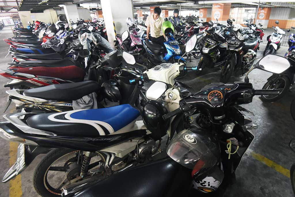Pemprov DKI Ambil Alih Pengelolaan Parkir 15 Pasar