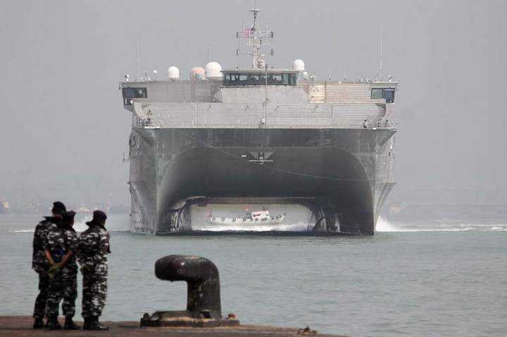 Kapal Perang USNS Millinocket Tiba di Surabaya