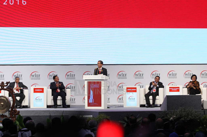 Presiden Jokowi memberikan sambutan saat pertemuan WIEF Ke-12. 