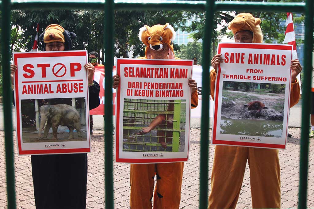 Aktivis Gelar Aksi Tuntut Penghentian Eksploitasi Satwa