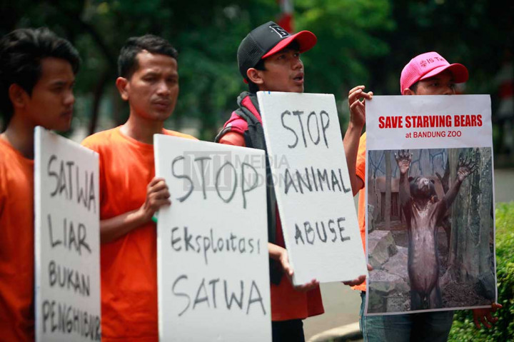 Aktivis Gelar Aksi Tuntut Penghentian Eksploitasi Satwa