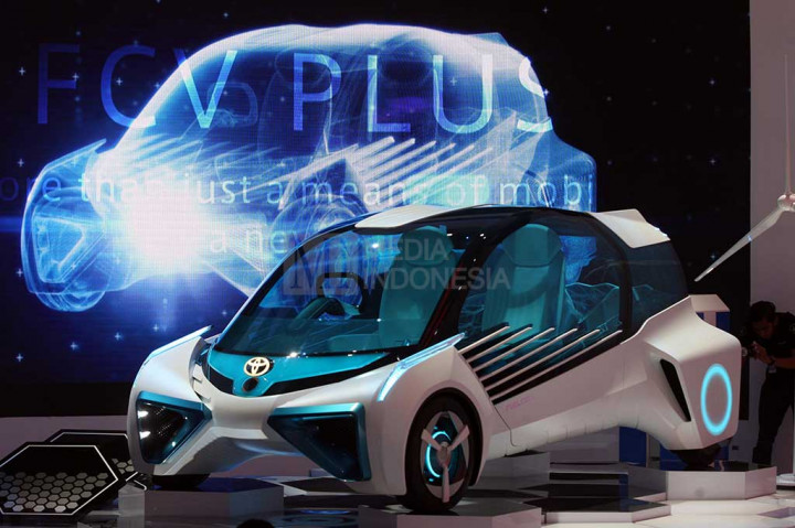 Toyota Tampilkan FCV Plus Concept
