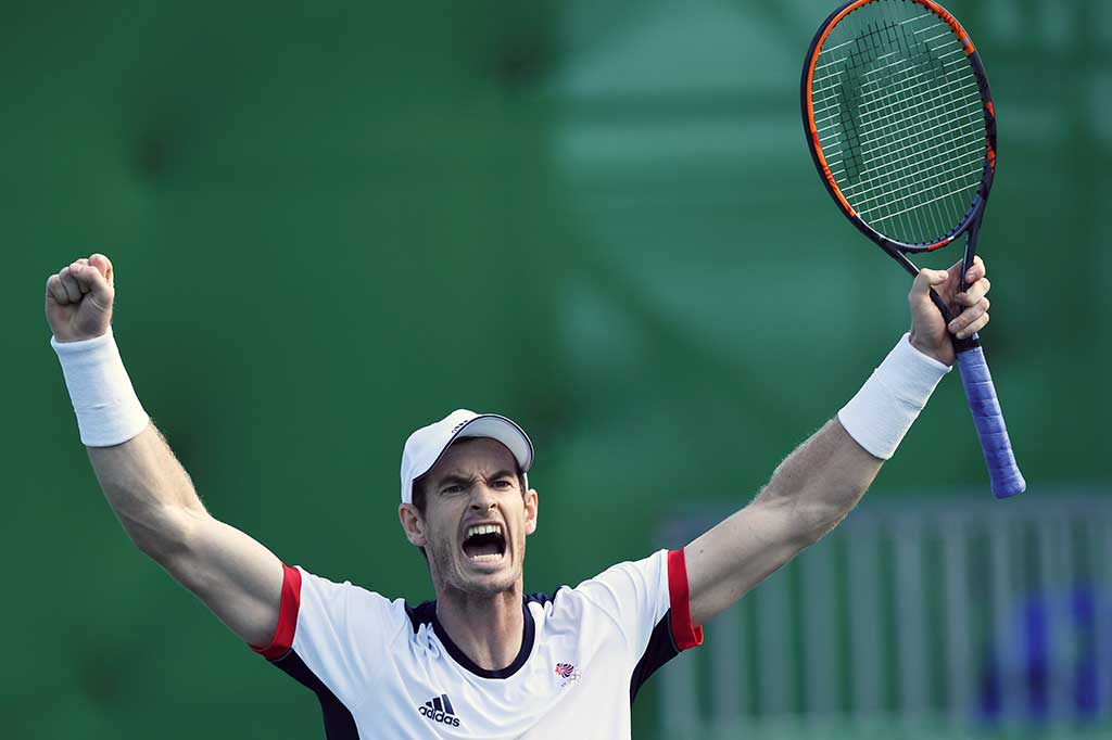 Andy Murray melakukan selebrasi usai menundukkan Juan Martin Del Potro.