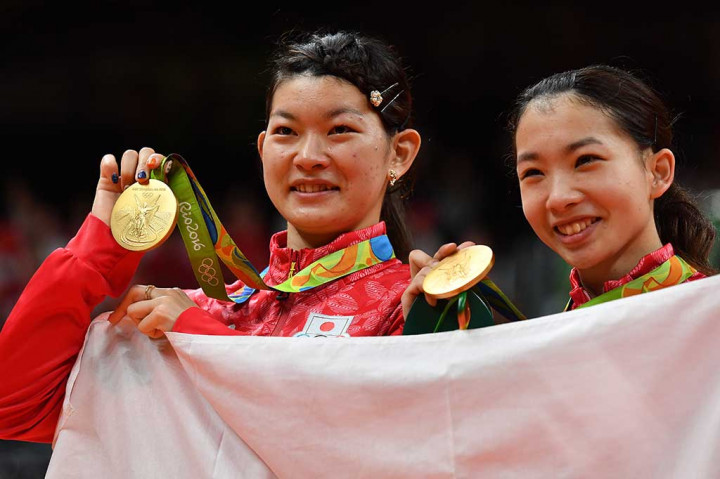 Matsutomo/Takahashi mengukir pencapaian yang lebih baik dibanding kompatriotnya Mizuki Fuji/Reika Kakiiwa yang meraih medali perak di Olimpiade London empat tahun silam.